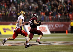 开云体育全站-加拿大队在赛制中的表现：如何调整战术应对不同对手，加拿大队与中国队